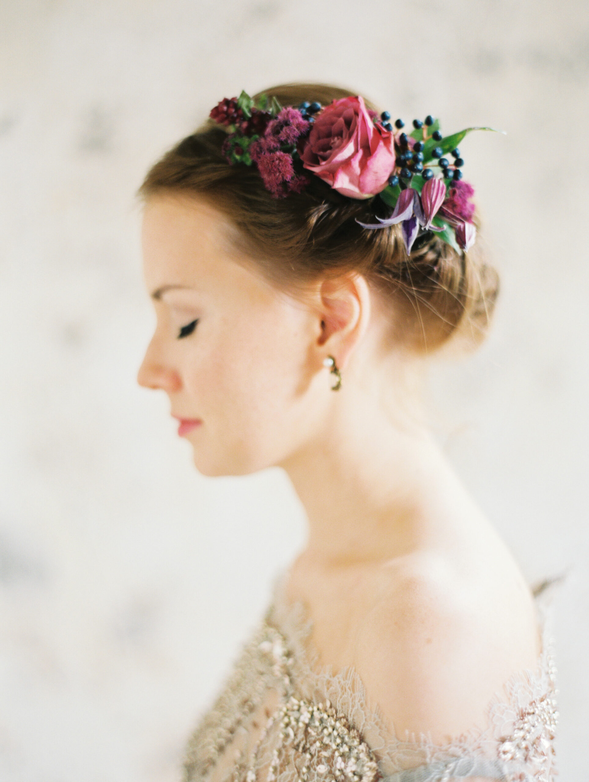 bridal hairstyle flowers