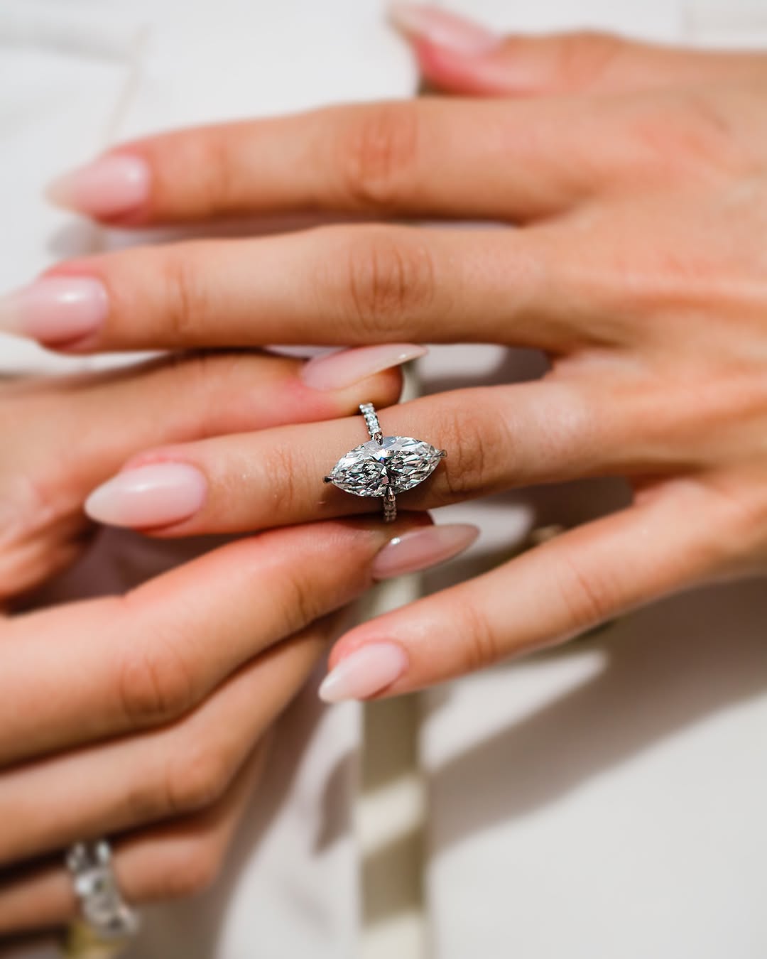 selena gomez engagement ring