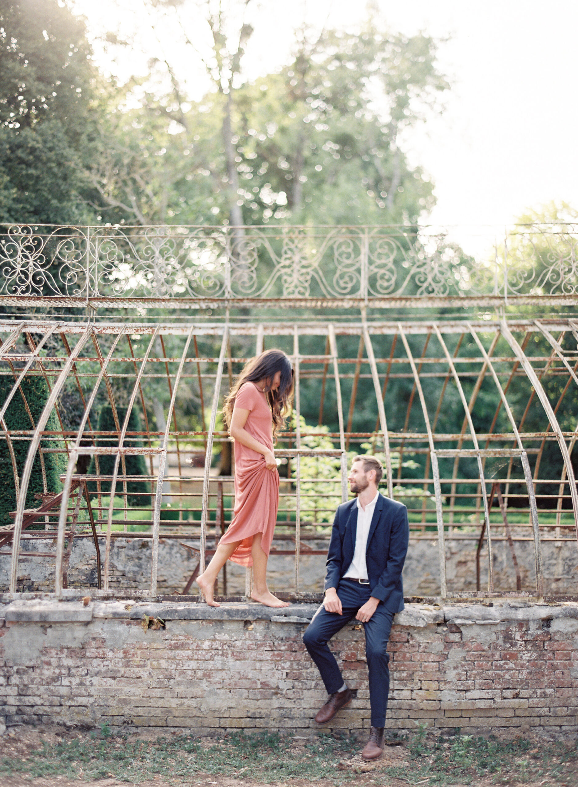 outdoor spring engagement photos ideas