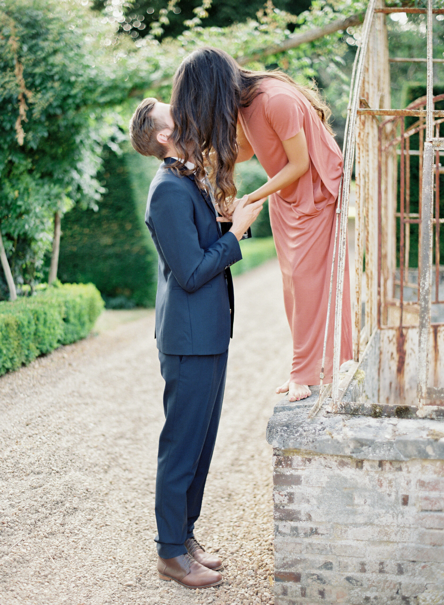 spring engagement photo ideas
